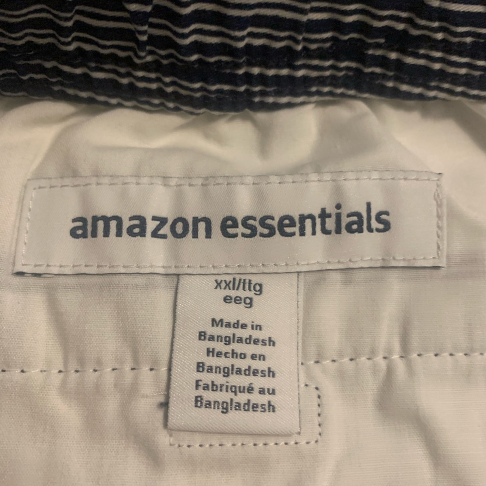 Men’s Amazon Essentials 2XL Black Striped Shorts - Picture 3 of 3